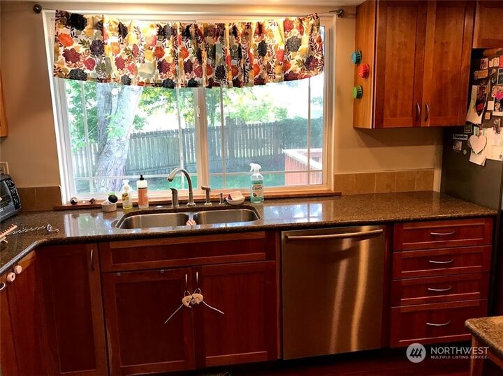 Property Photo:  13635 SE 171st Place  WA 98058 