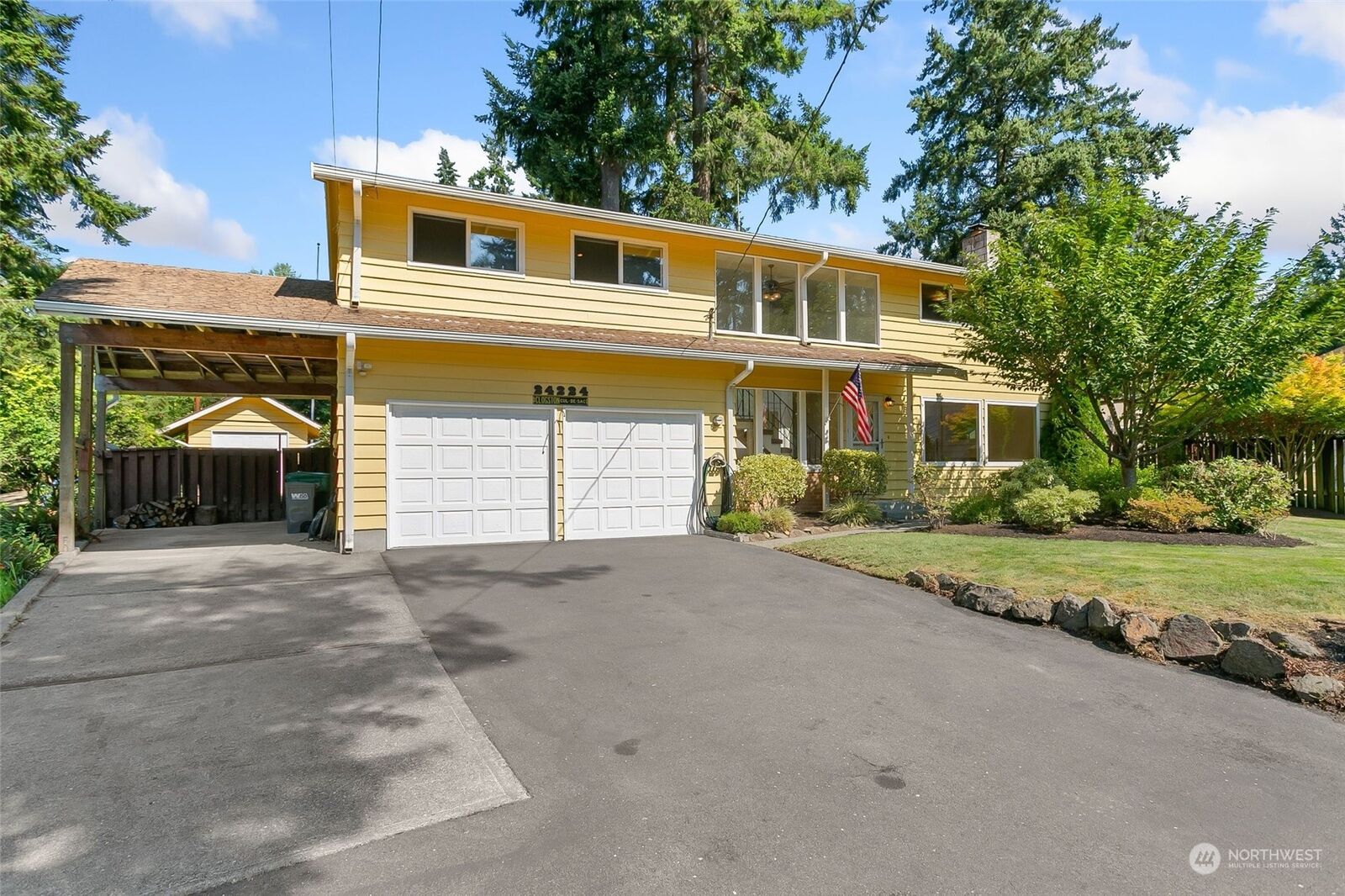 Property Photo: 24224 24th Avenue W WA 98021