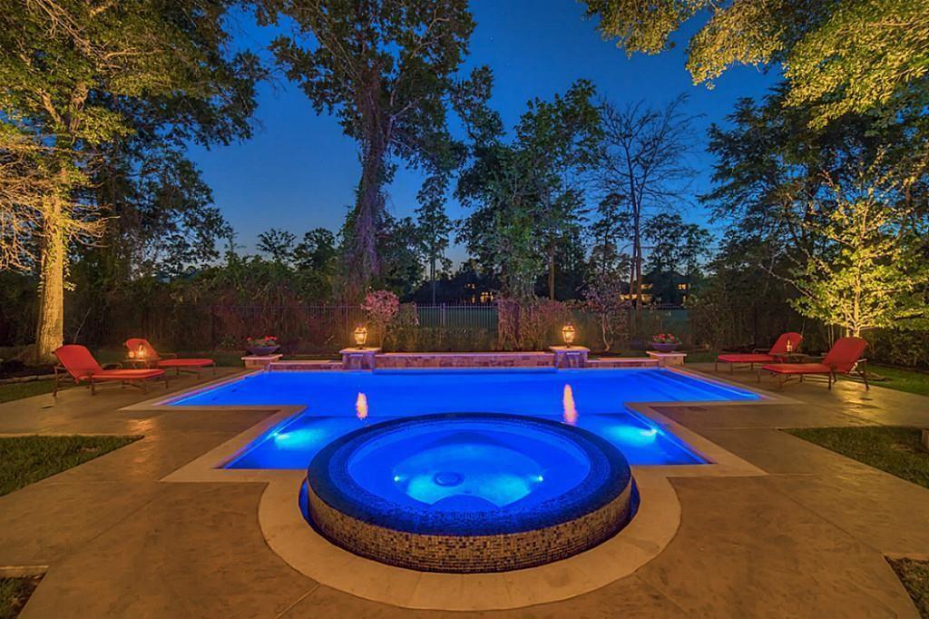 Property Photo:  71 Player Oaks Place  TX 77382 