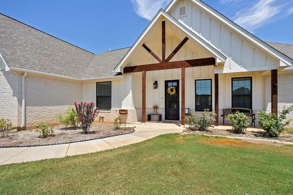 Property Photo:  300 N Saddle Spur Court  TX 76087 