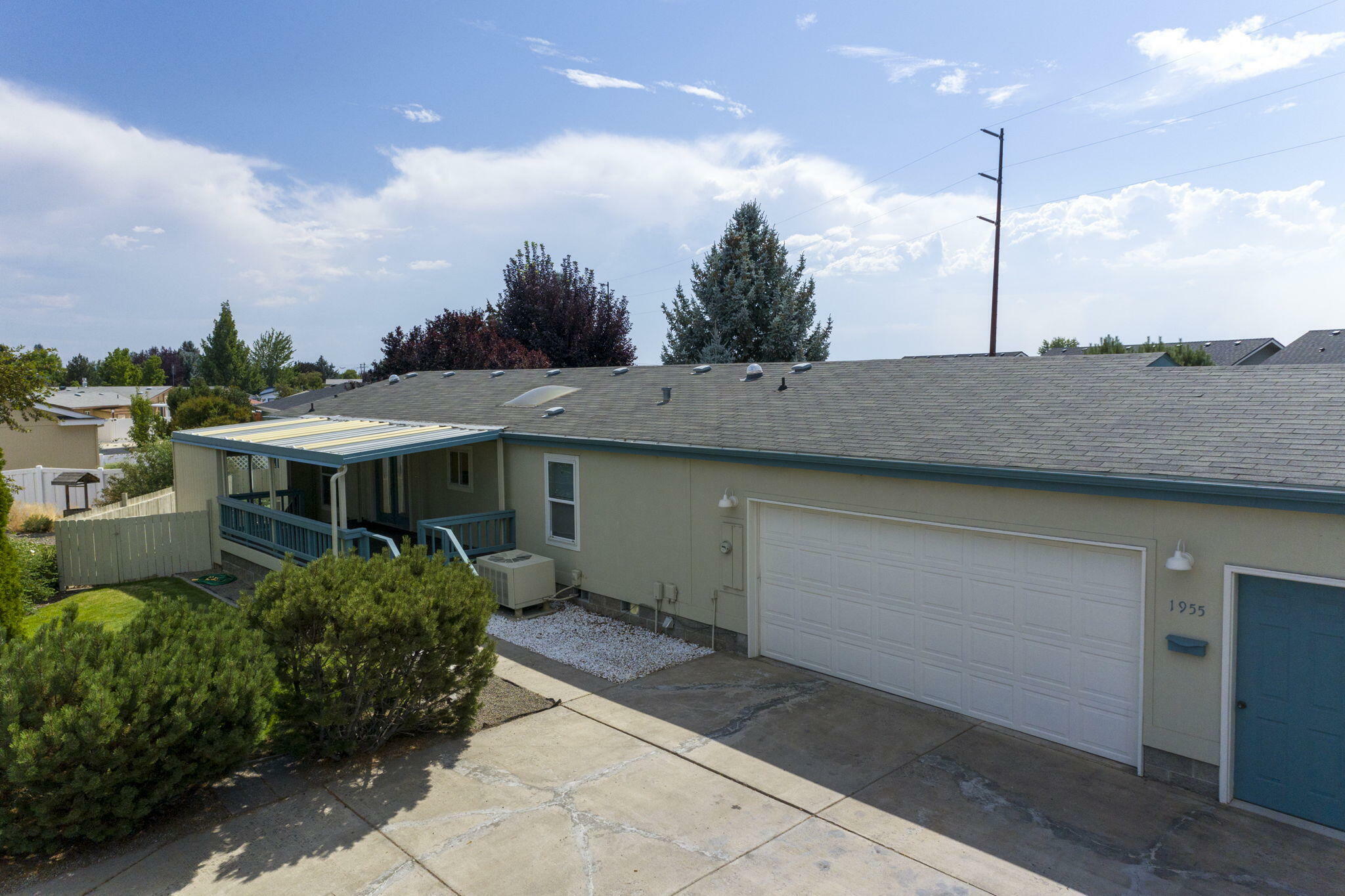 Property Photo: 1955 NE 6th Street OR 97756