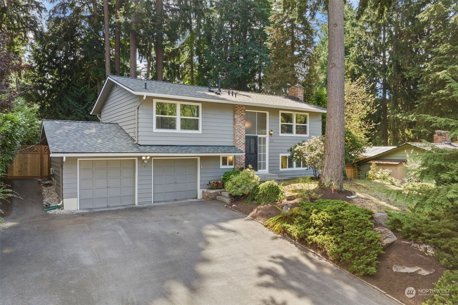 Property Photo:  16725 NE 98th Place  WA 98052 