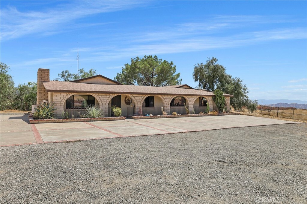 32569 Cidar Avenue  Agua Dulce CA 91390 photo