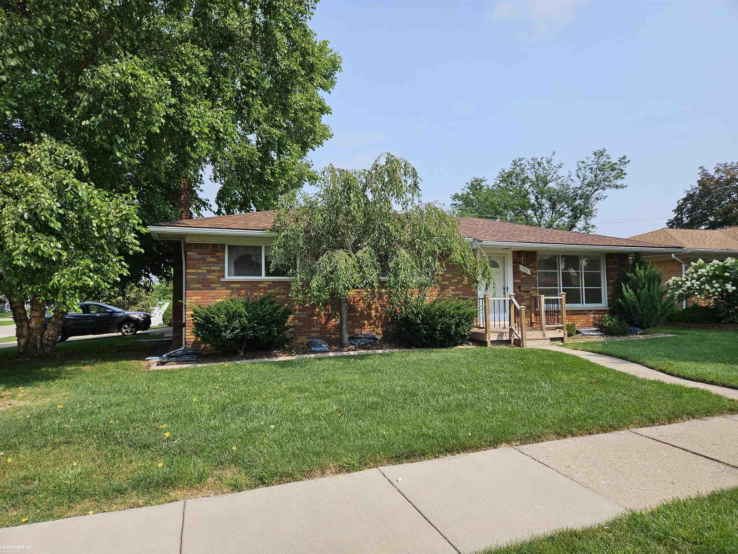 Property Photo: 11007 Racine MI 48093