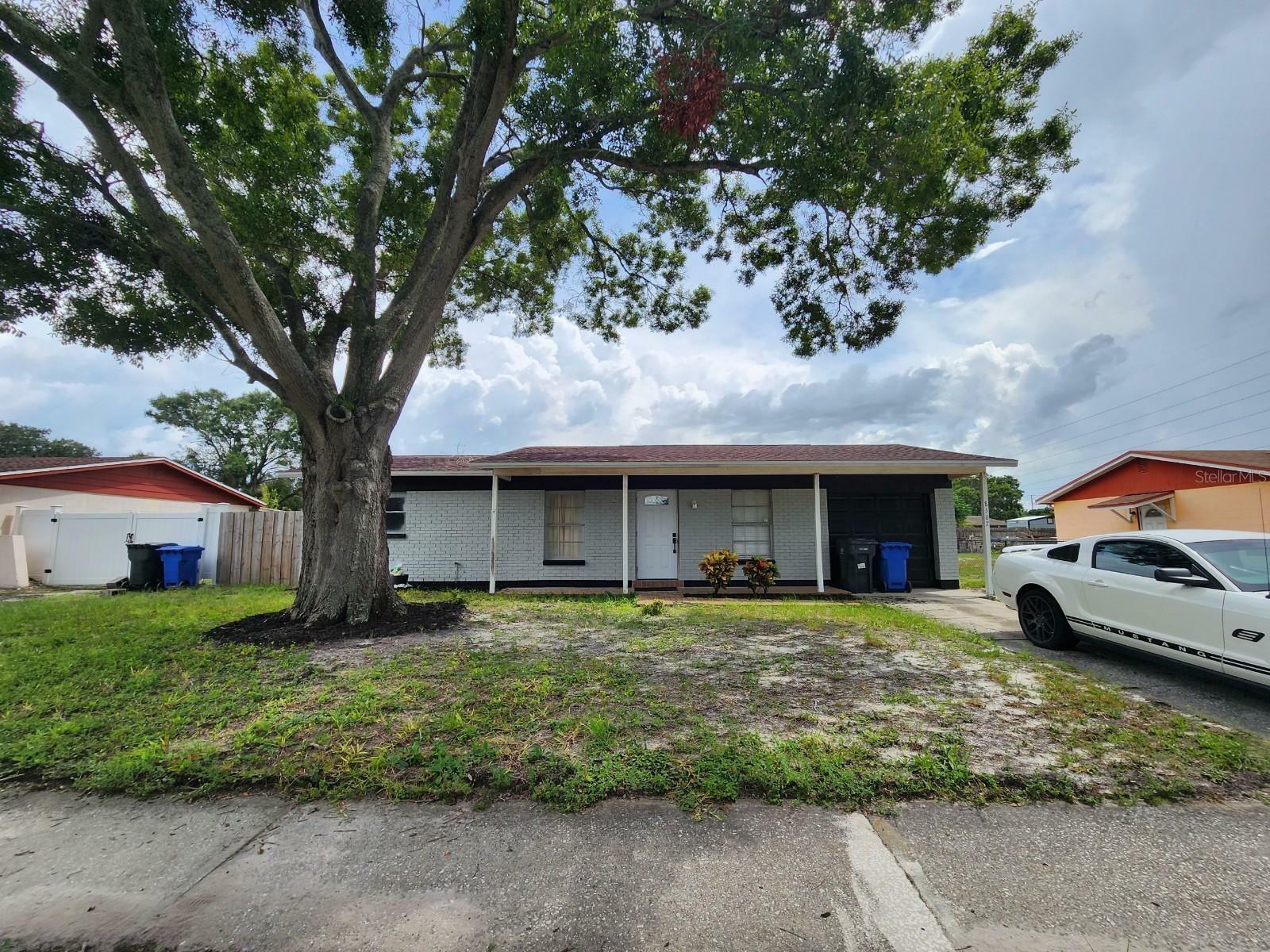 Property Photo:  8507 Ridein Road  FL 33619 