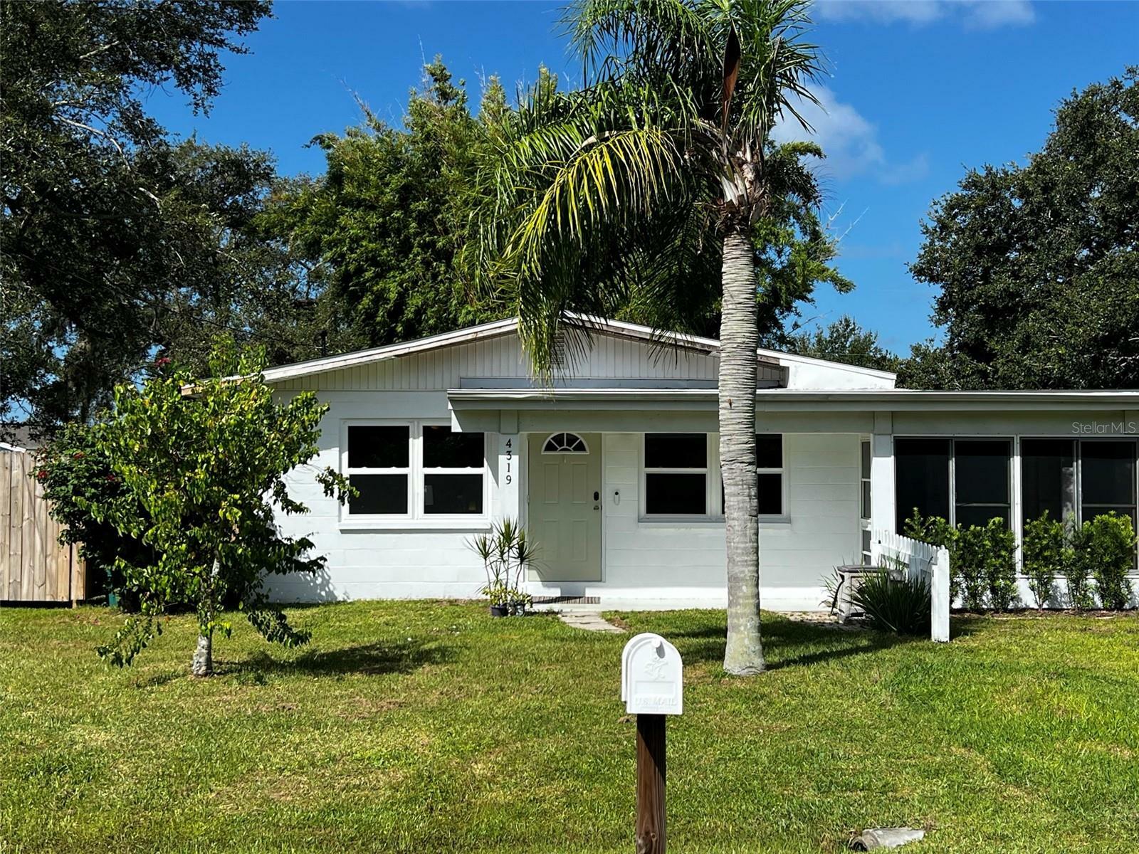 Property Photo: 4319 Eaglet Road FL 33980