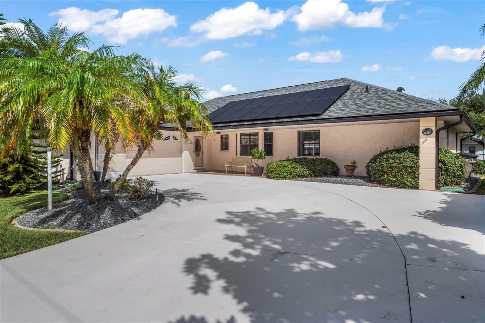 Property Photo:  6 Collinson Court  FL 32137 