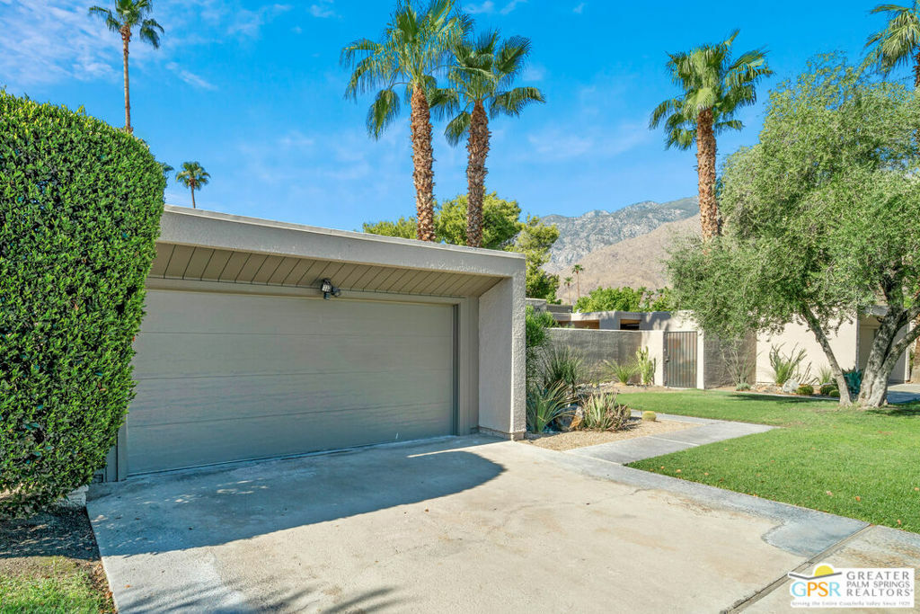 Property Photo: 1255 E Twin Palms Drive CA 92264