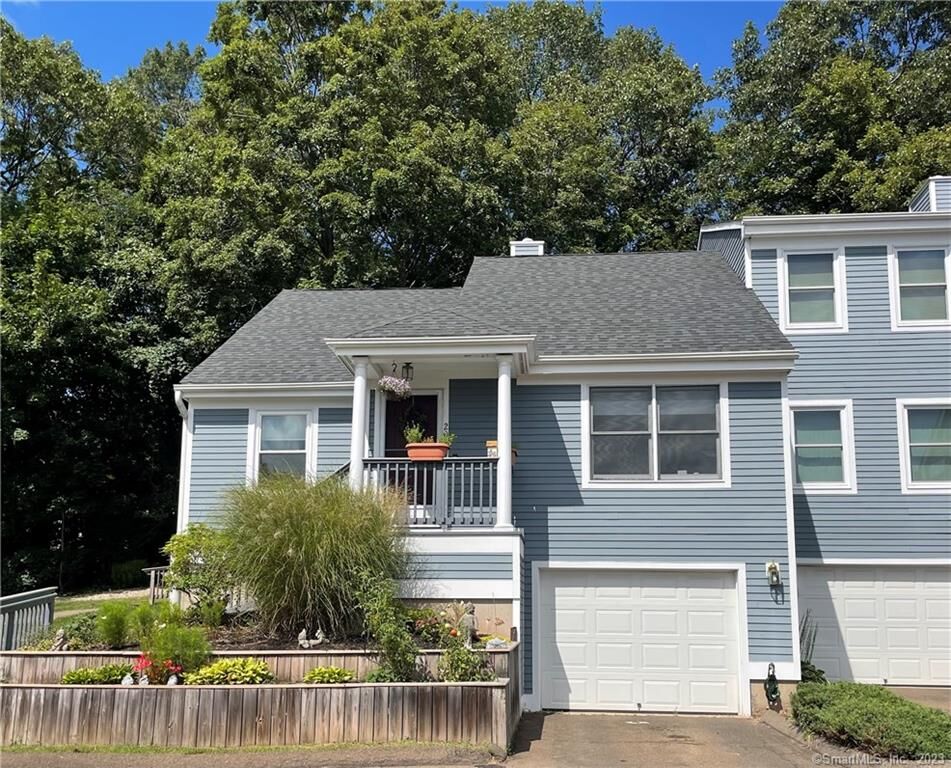 Property Photo:  2480 Whitney Avenue 20  CT 06518 