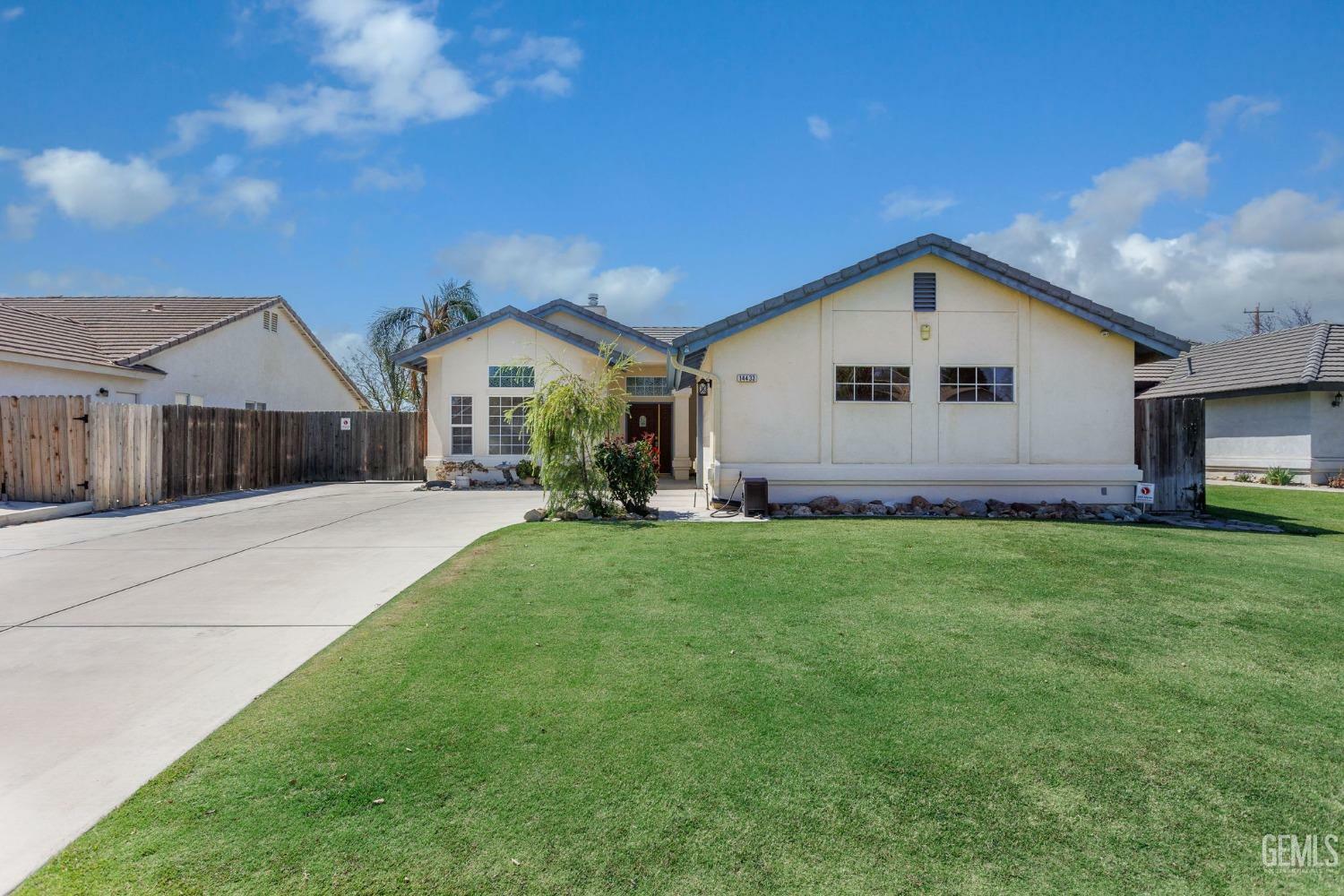 Property Photo: 14433 Wildheather Avenue CA 93314