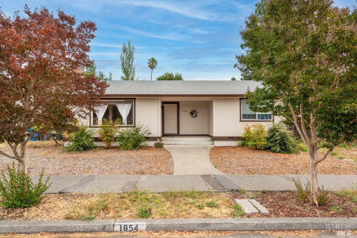 1654 1656 Ridley Avenue  Santa Rosa CA 95401 photo