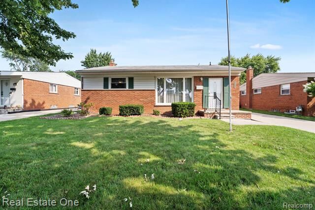 Property Photo: 13752 Peach Street MI 48195