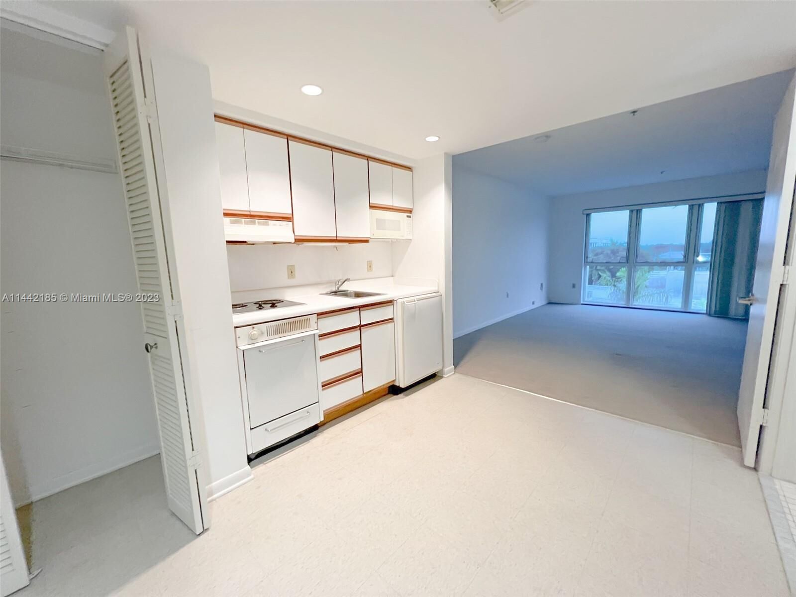Property Photo: 5779 Sunset Dr 5779 FL 33143