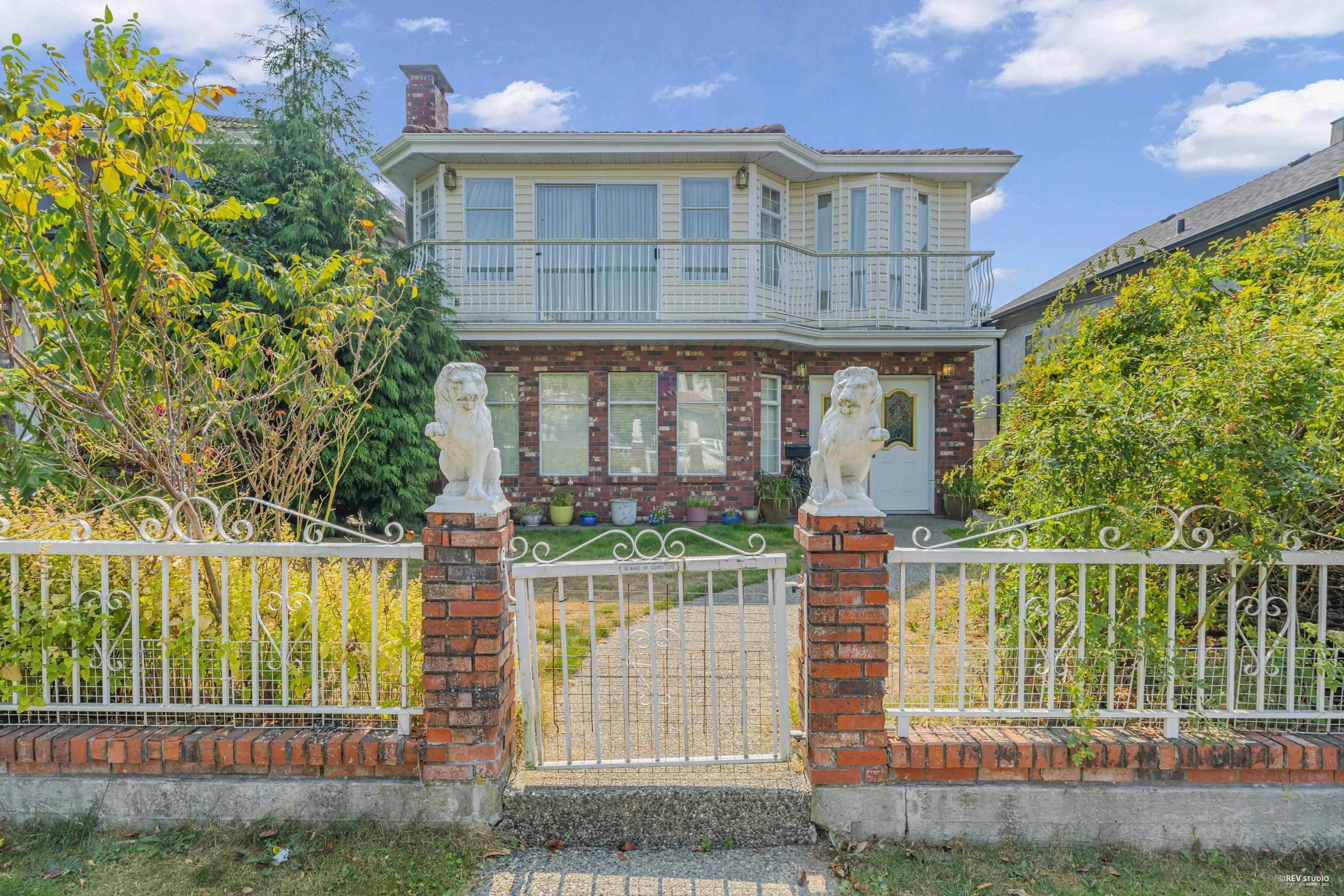 Property Photo: 756 E 26th Avenue BC V5V2H8