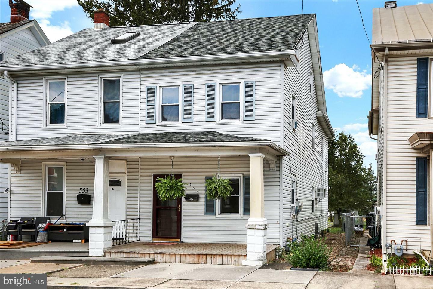 Property Photo:  555 N Railroad Street  PA 17078 