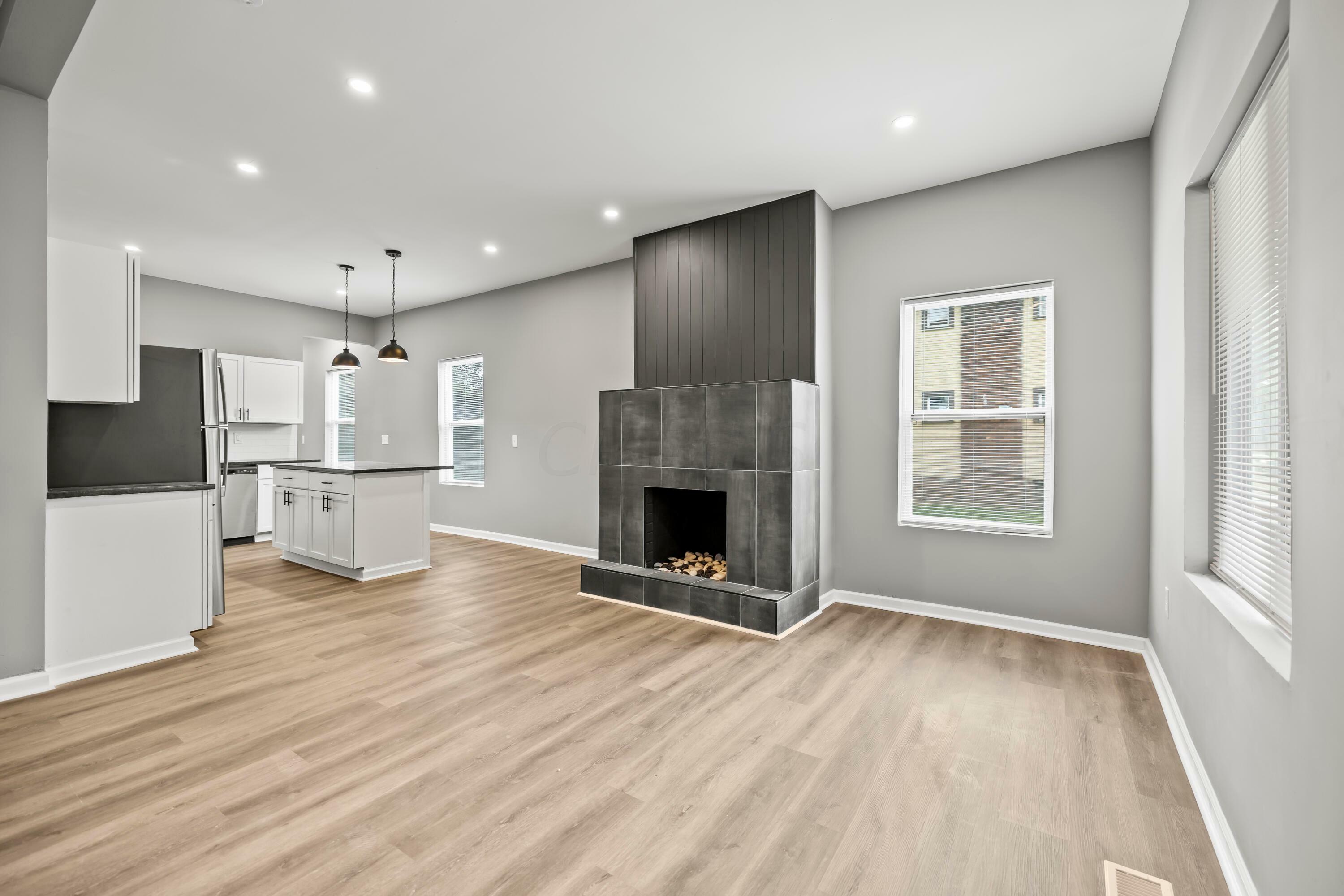 Property Photo: 1831 E Rich Street OH 43205