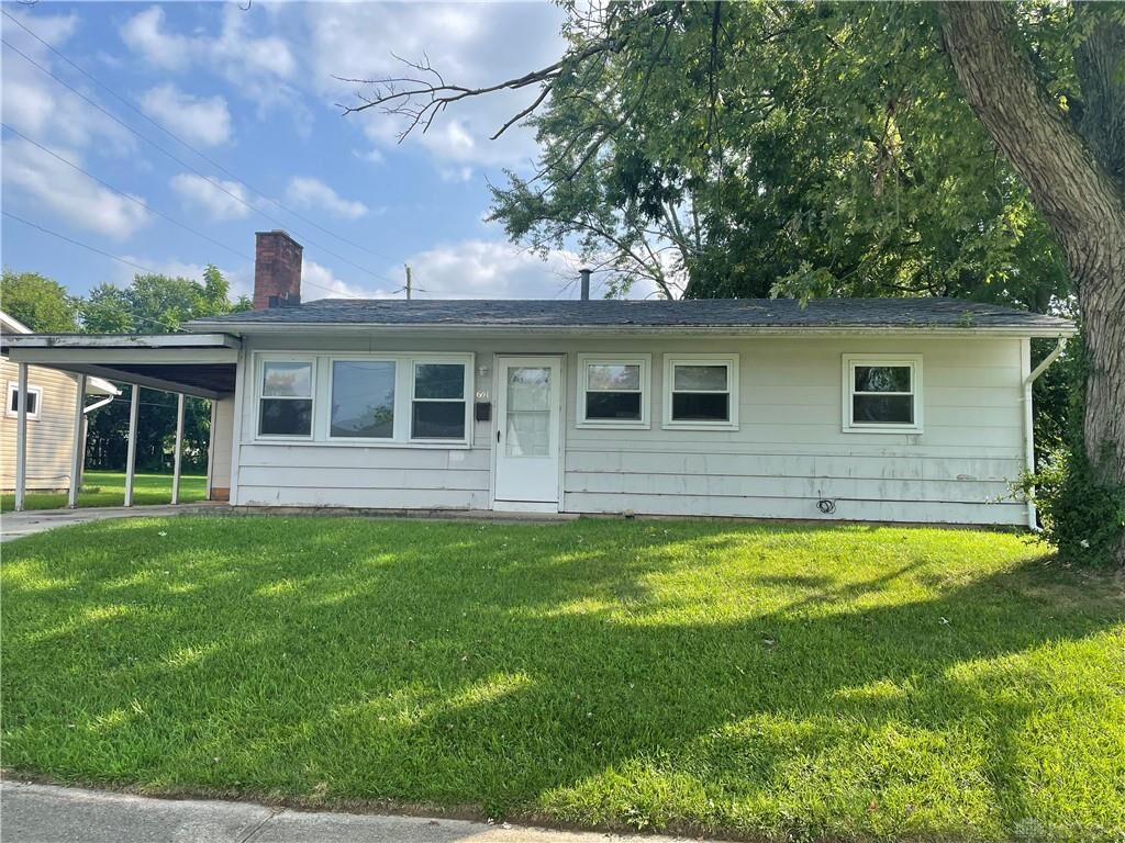 Property Photo: 601 Mead Lane OH 45506