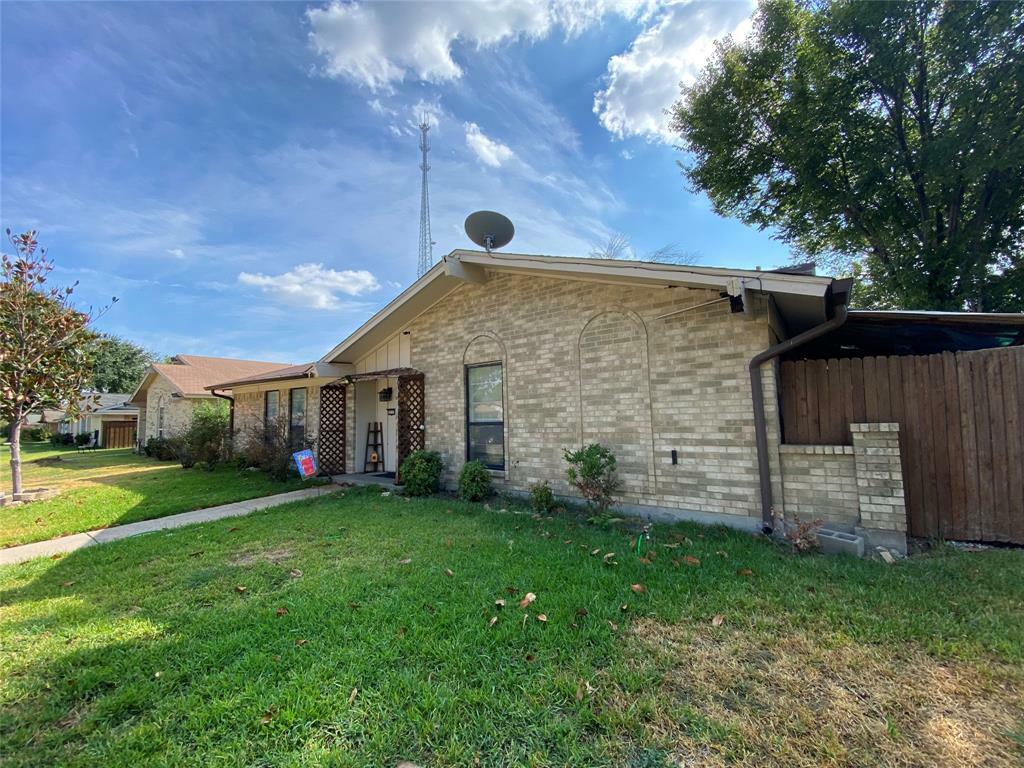 Property Photo: 5237 Meadowside Drive TX 75043