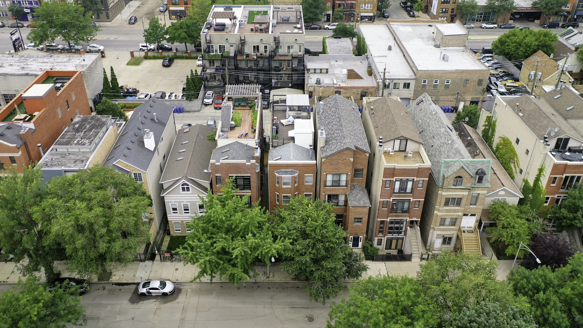 Property Photo:  1522 N Bosworth Avenue 2  IL 60642 