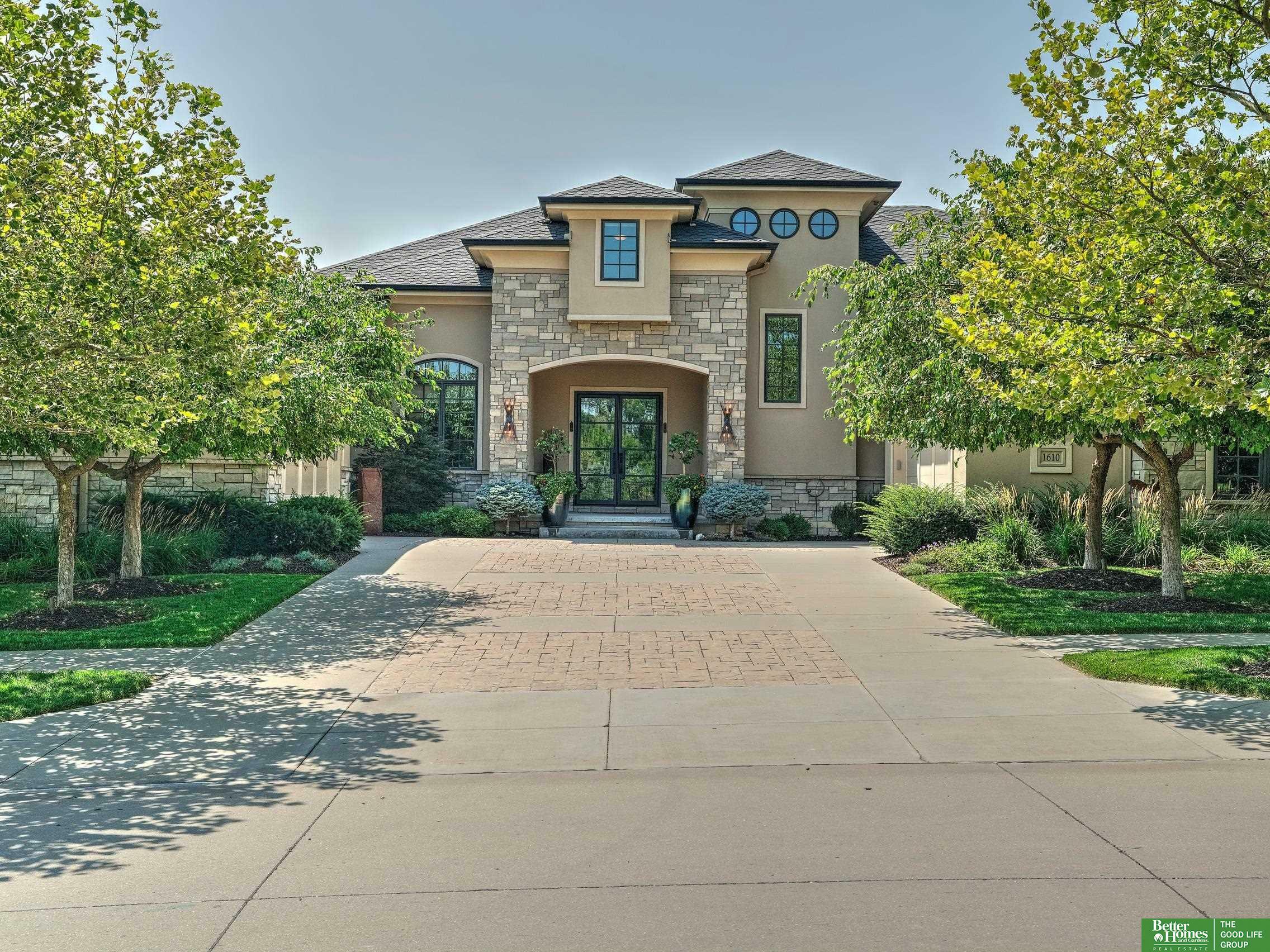 Property Photo: 1610 S 129th Street NE 68144