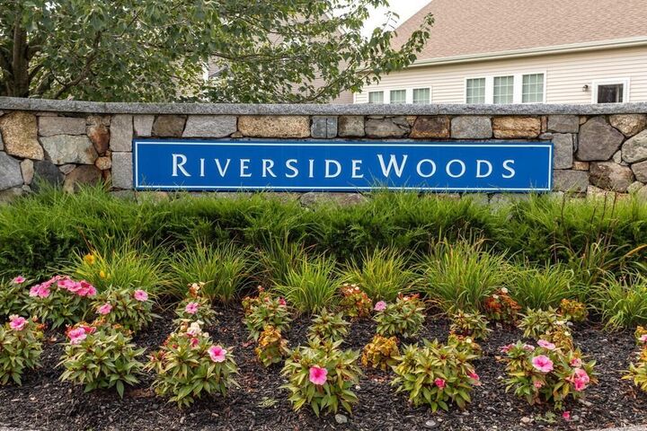 Property Photo:  4 Francis Drive 204  MA 01810 