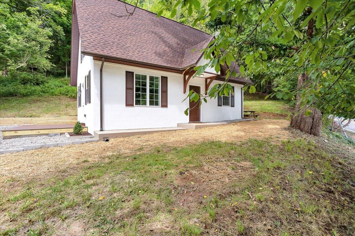 Property Photo:  10331 Bent Mountain Rd  VA 24059 
