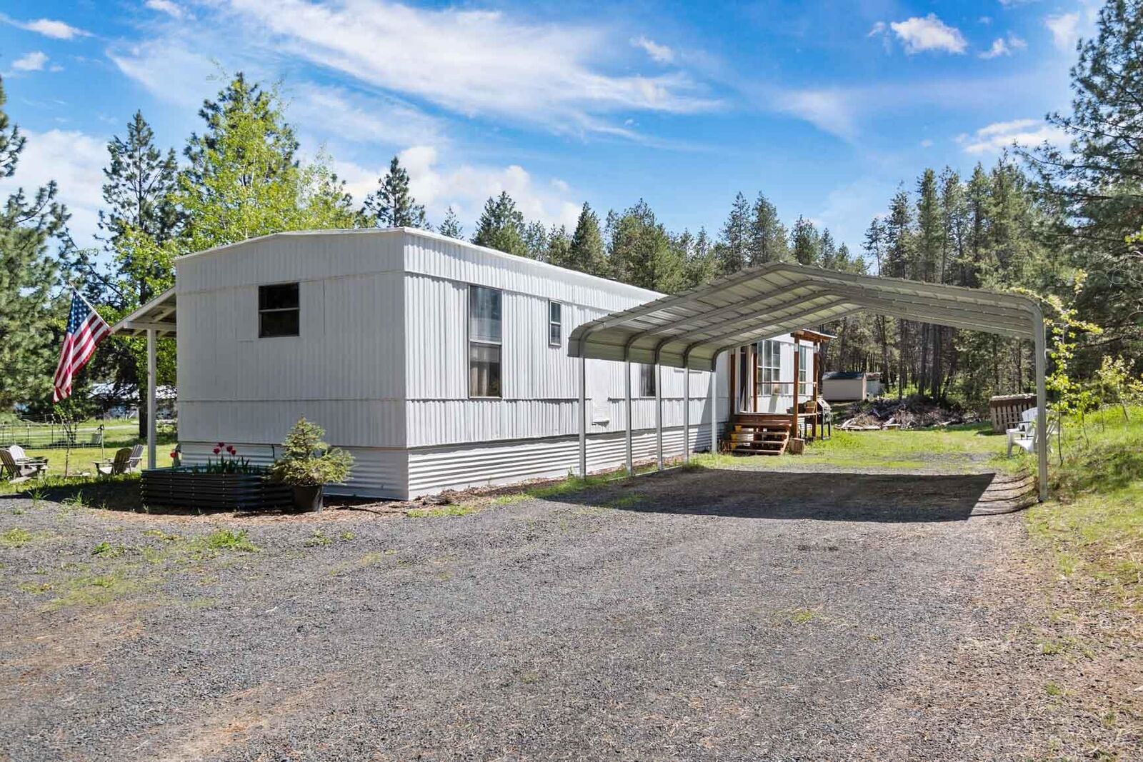 Property Photo:  201 W Owens Rd  WA 99006