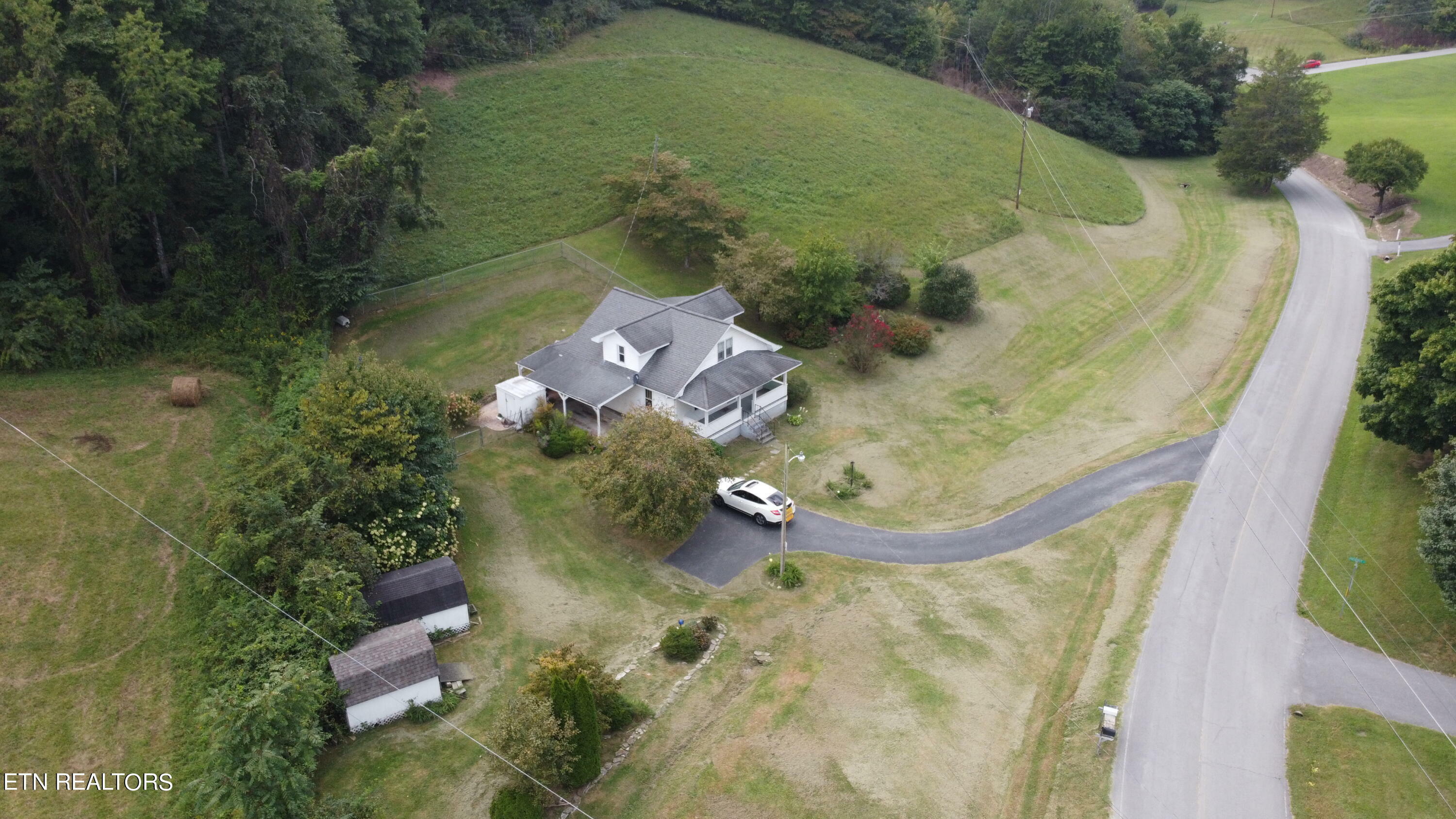 Property Photo: 462 Pump Springs Rd TN 37752