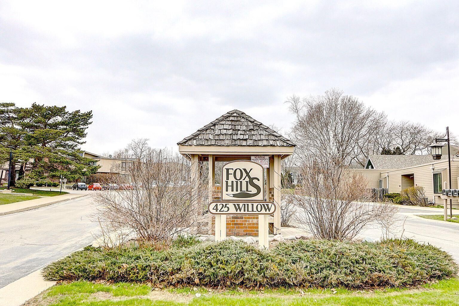 Property Photo:  425 W Willow Ct 103  WI 53217 