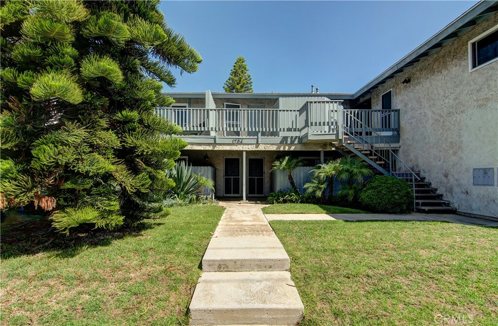 Property Photo: 1704 California 6 CA 92648