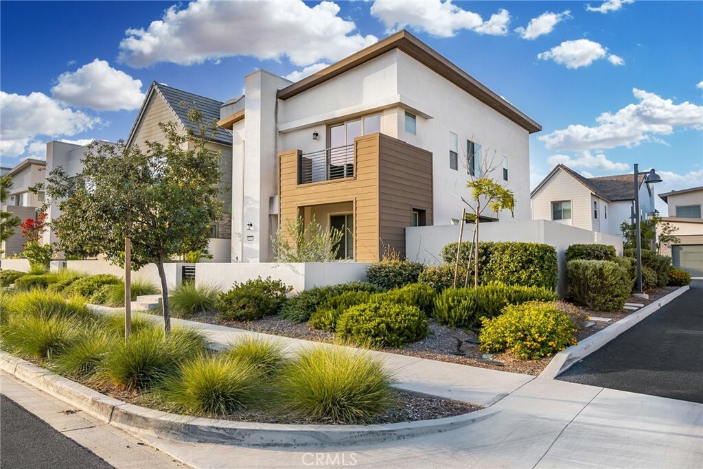 Property Photo: 150 Scale CA 91618