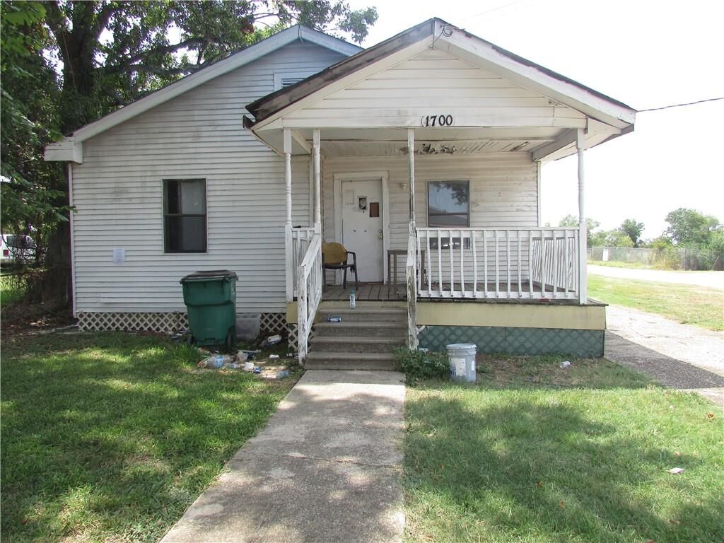 Property Photo:  1700 Pailet Avenue  LA 70058 