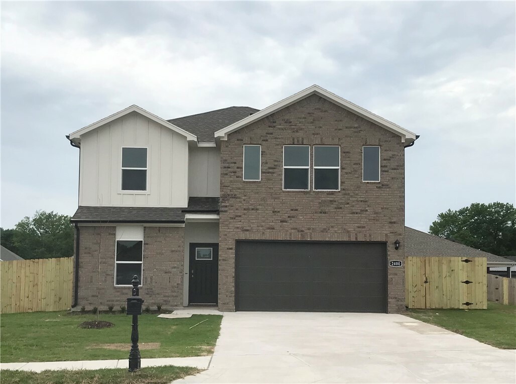 Property Photo: 2400 W Dusty Court AR 72761