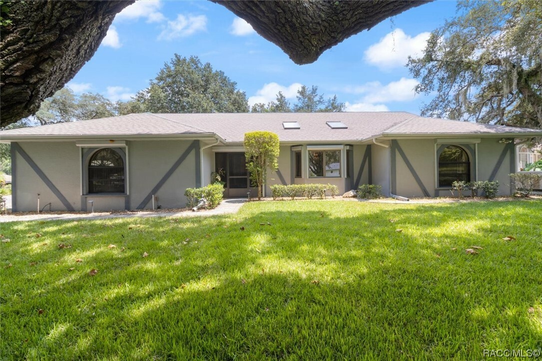 Property Photo: 9812 E Lenox Court FL 34450