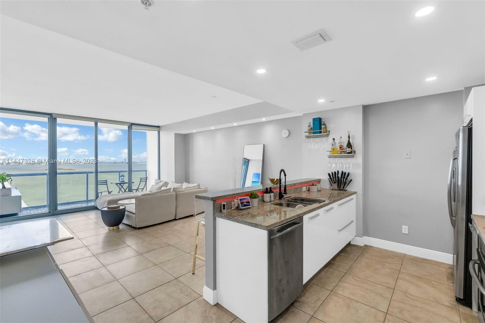 Property Photo: 601 NE 36th St 2411 FL 33137