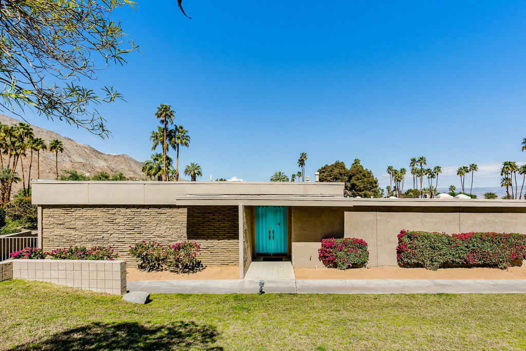 Property Photo: 72335 El Paseo 1301 CA 92260