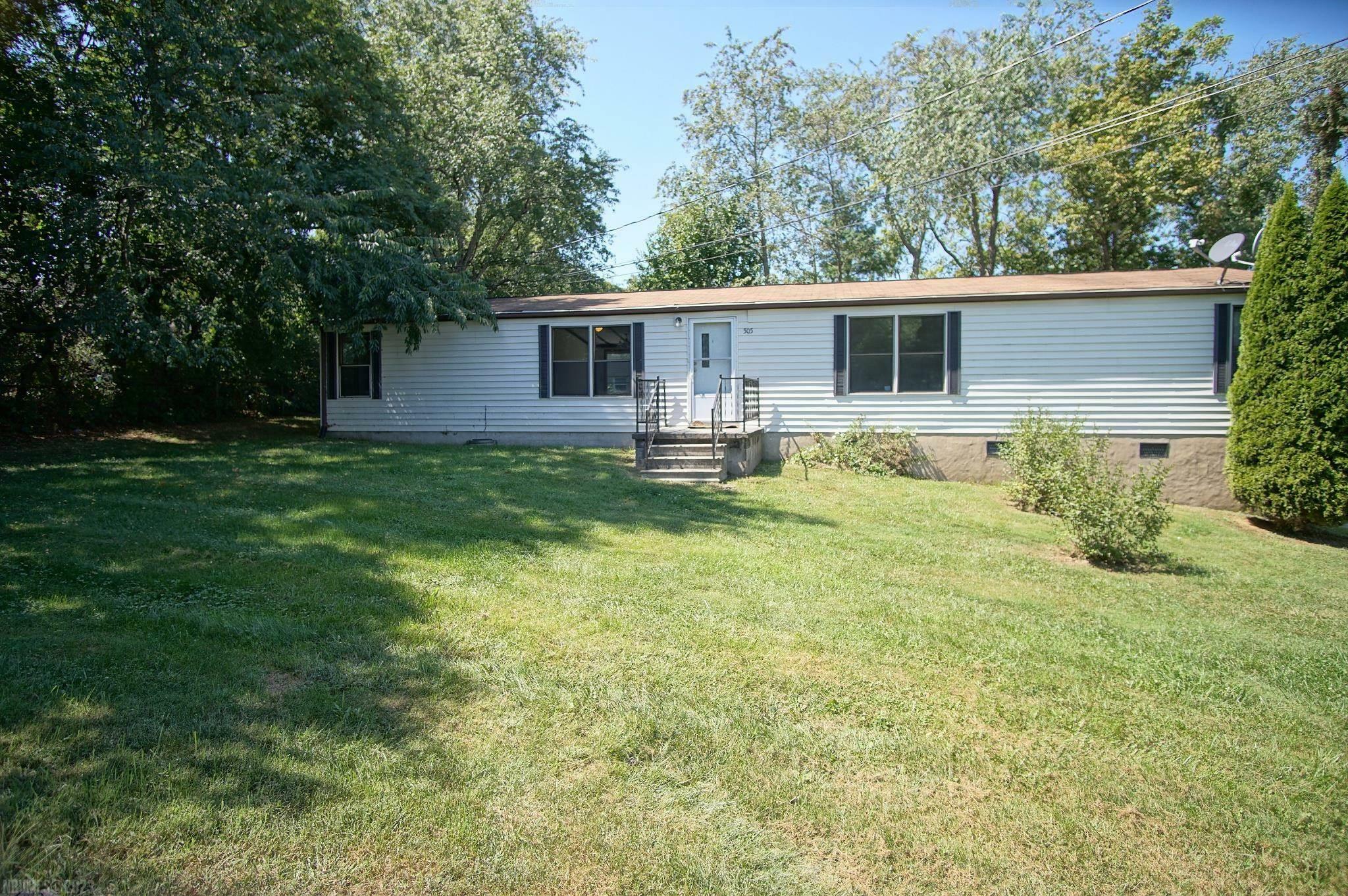 Property Photo:  505 Quesenberry Street  VA 24073 