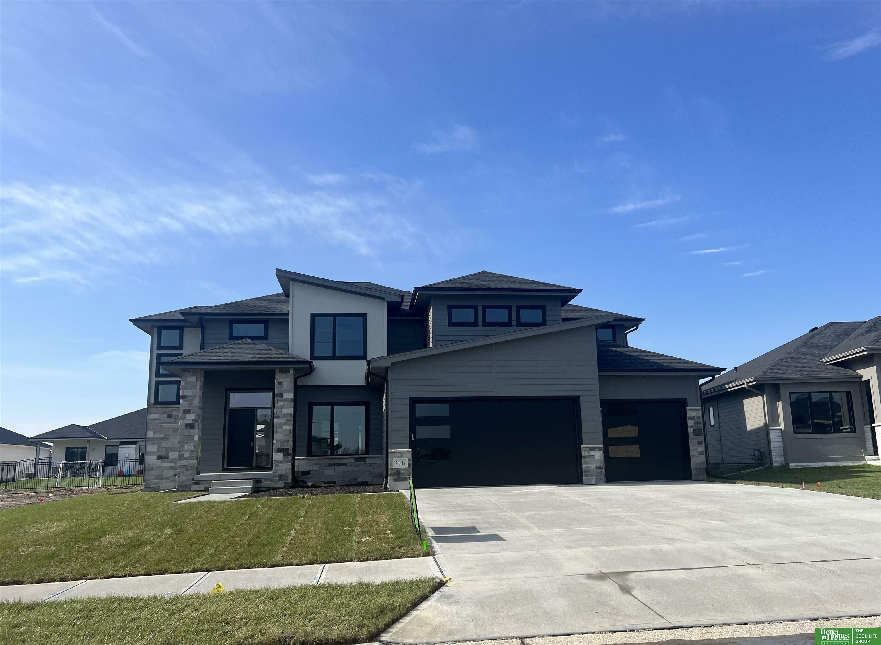 Property Photo: 20817 Hartman Avenue NE 68022
