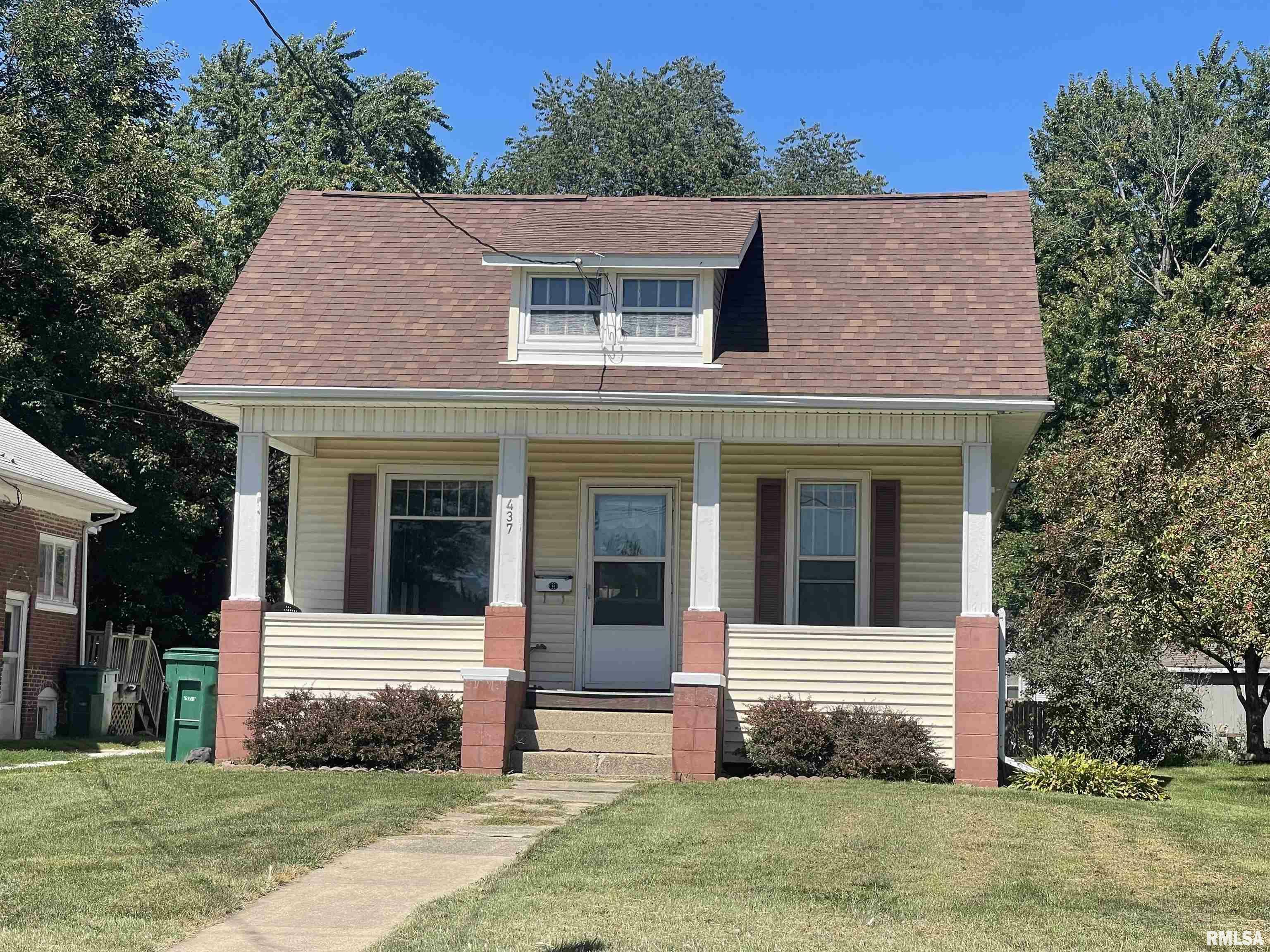 437 E Fort Street  Farmington IL 61531 photo
