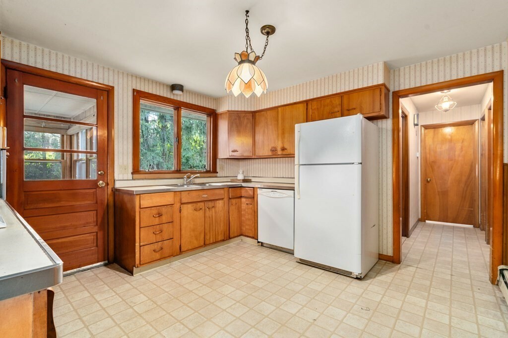 Property Photo: 25-A White Ave MA 01605