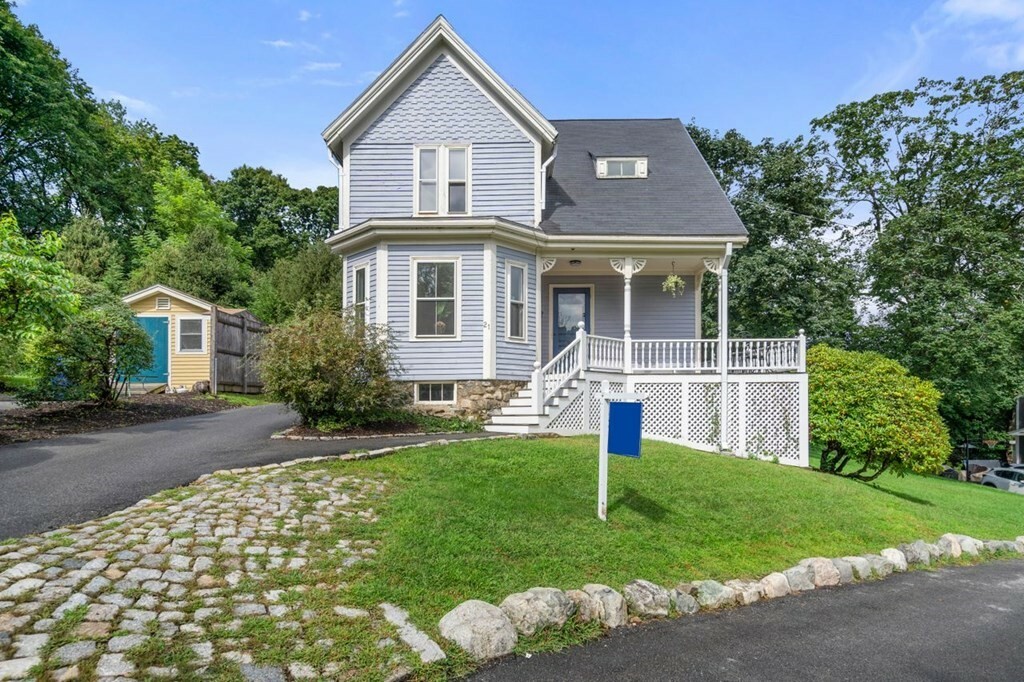 Property Photo:  21 Sunnyside Place  MA 02478 