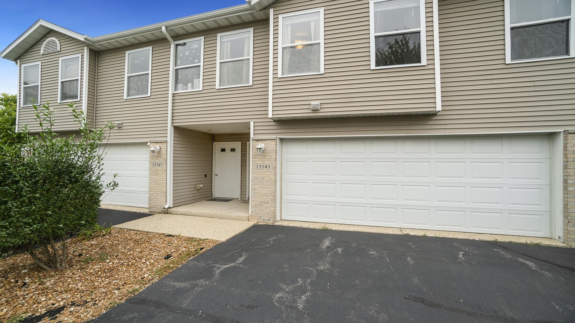 Property Photo: 13545 Harvest Way IL 61065