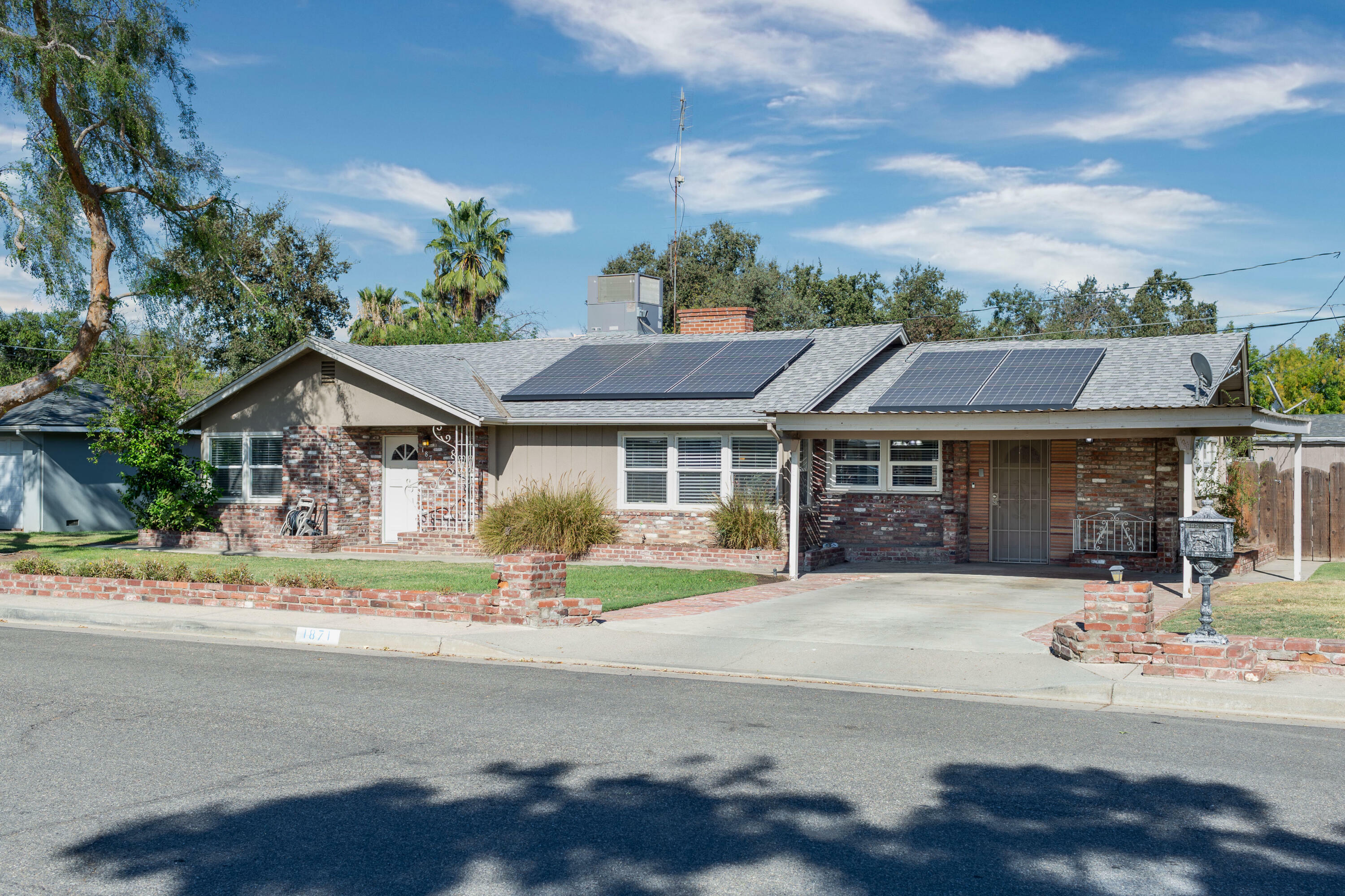 Property Photo: 1871 Easy Street CA 93230