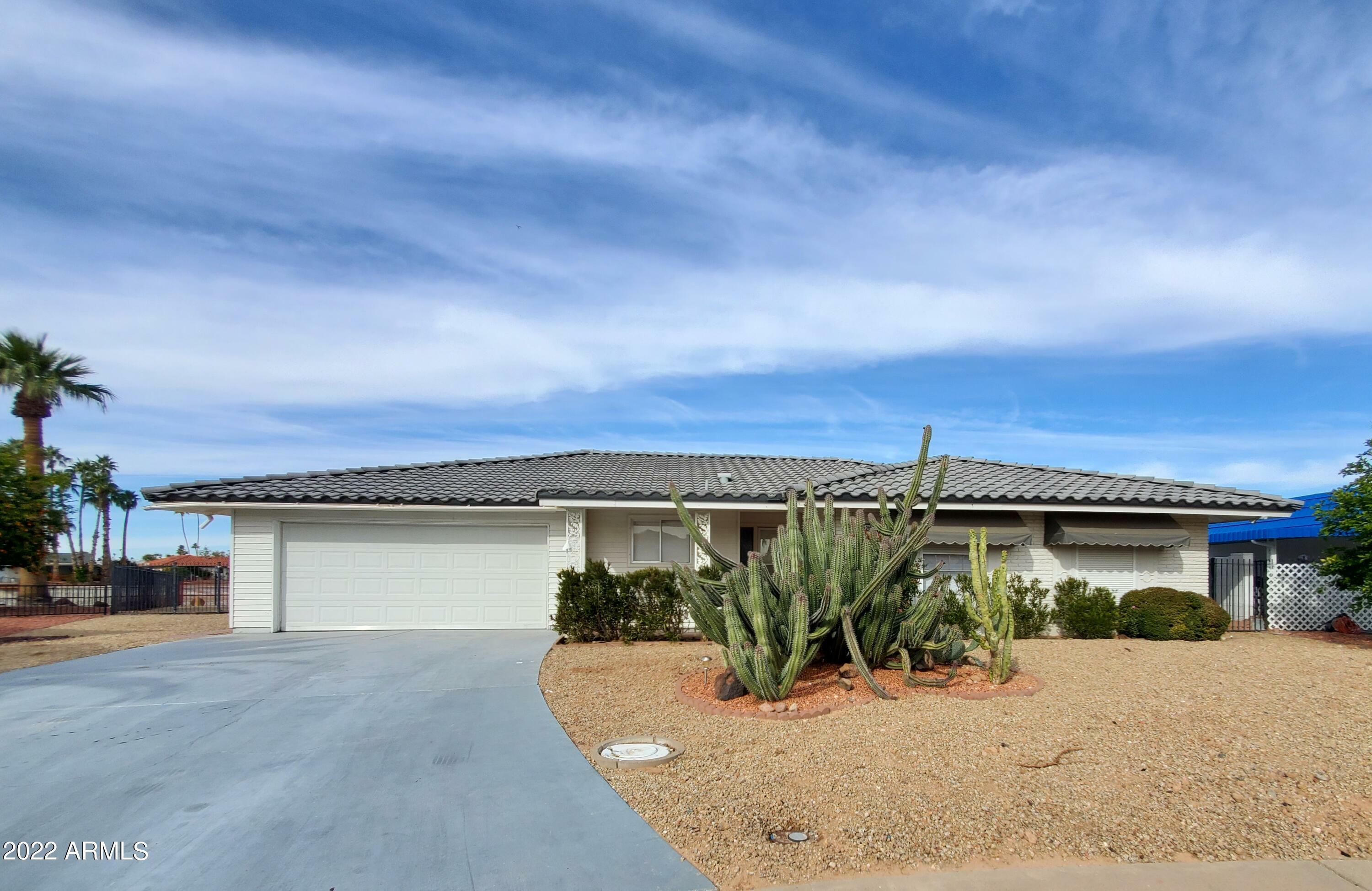 Property Photo:  13606 N Tan Tara Point  AZ 85351 