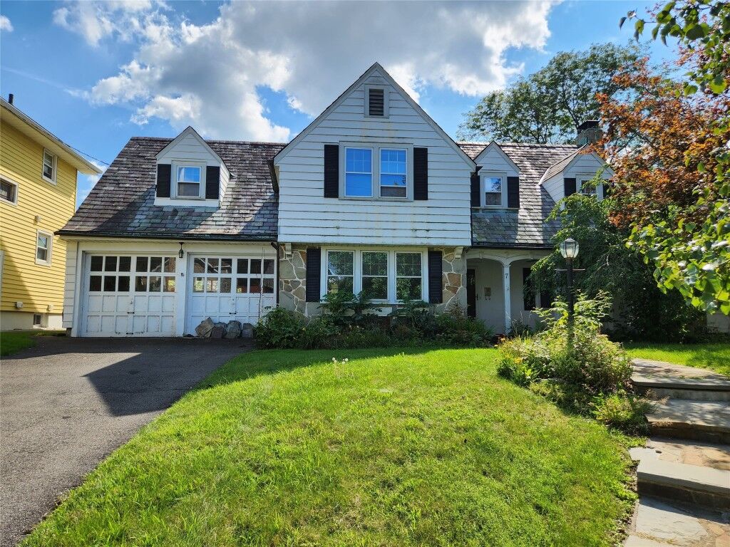 Photo de la propriété:  7 Macomber Avenue  NY 13901 