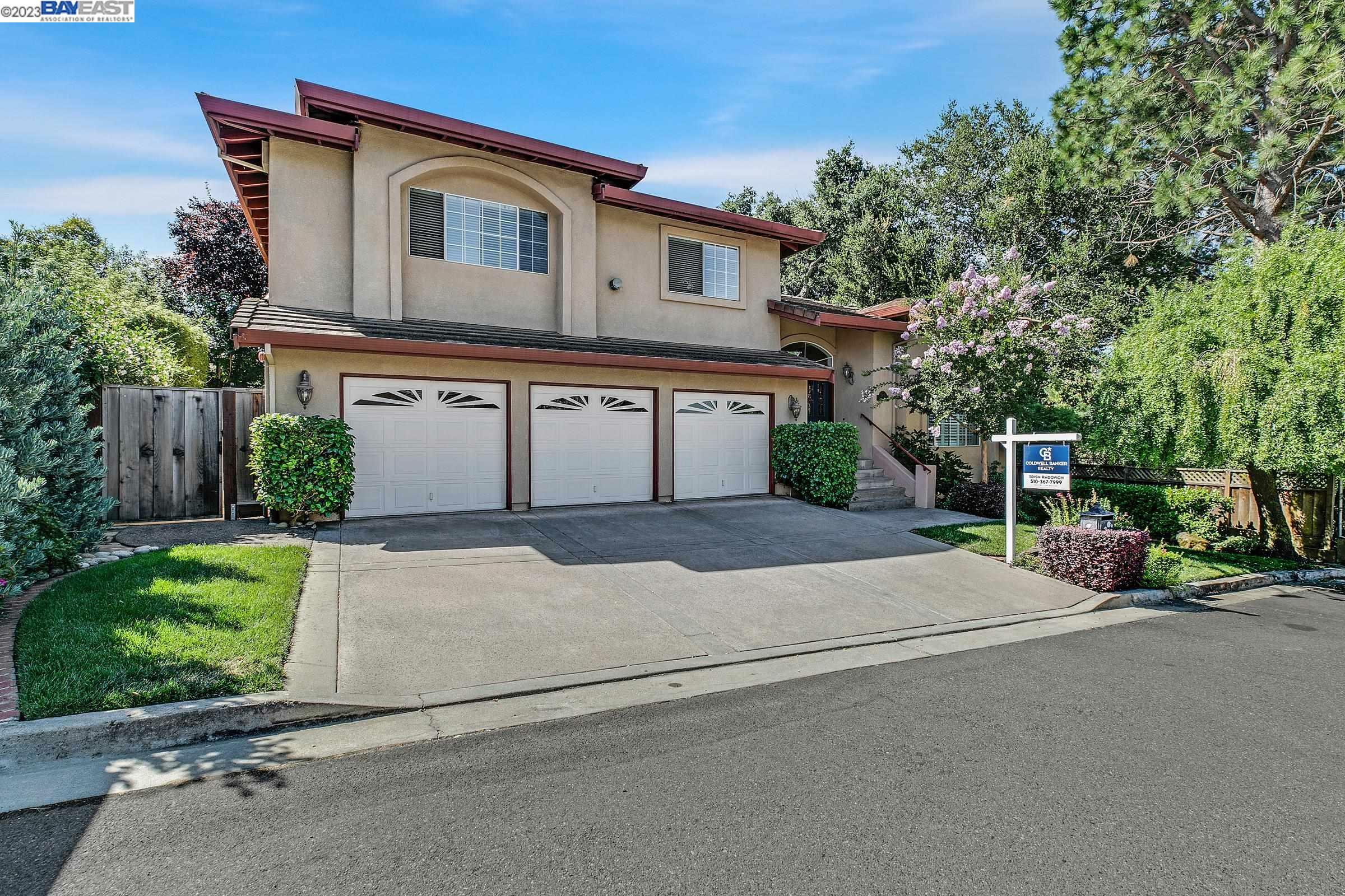 Property Photo: 5305 Proctor Ln CA 94546