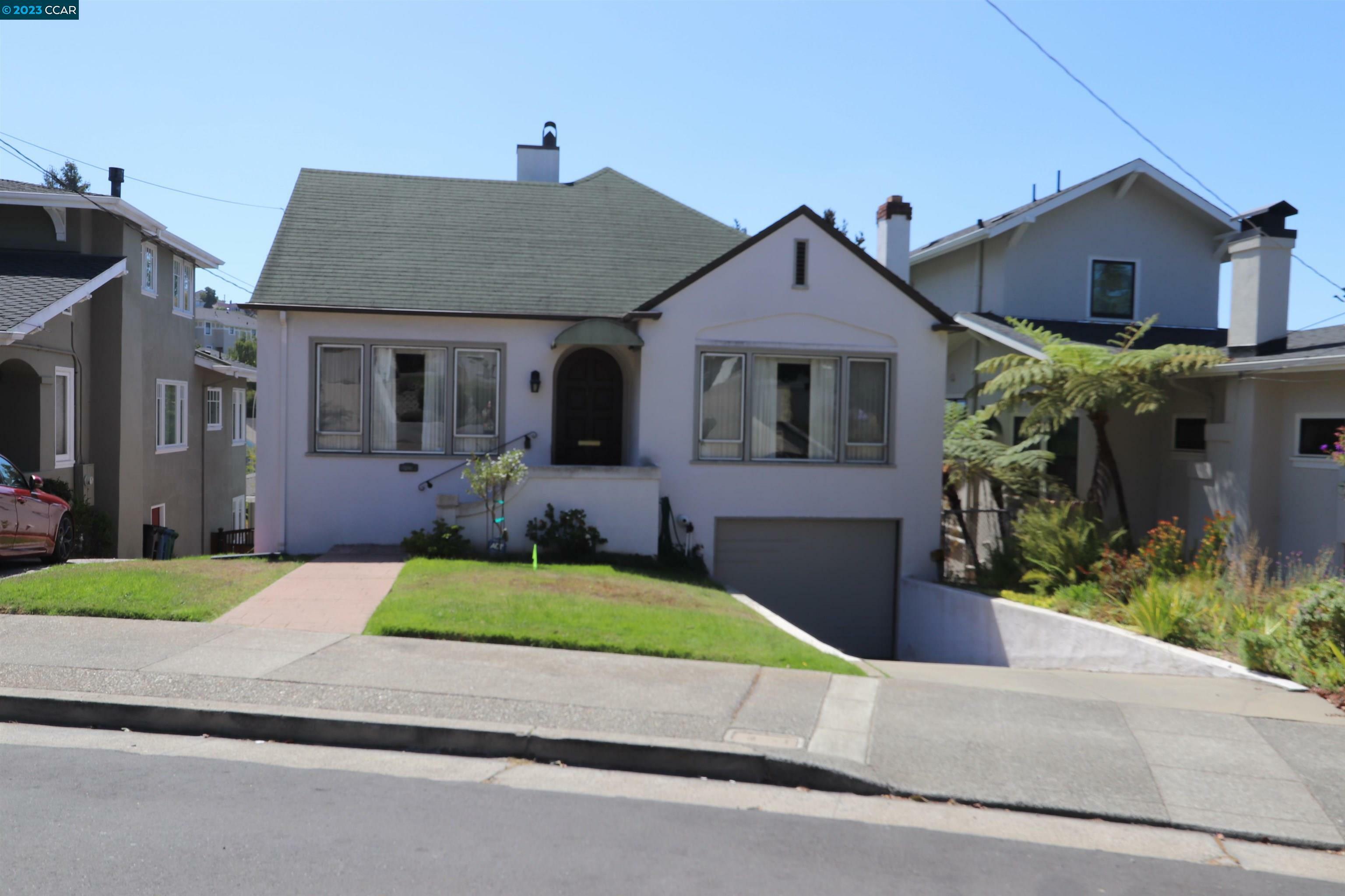 Property Photo:  1074 Annerley Rd  CA 94610 
