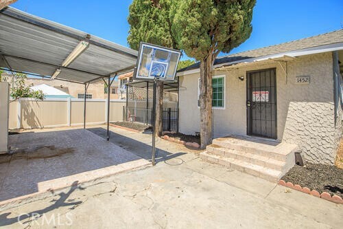 Property Photo:  1450 Peterson Avenue  CA 90813 