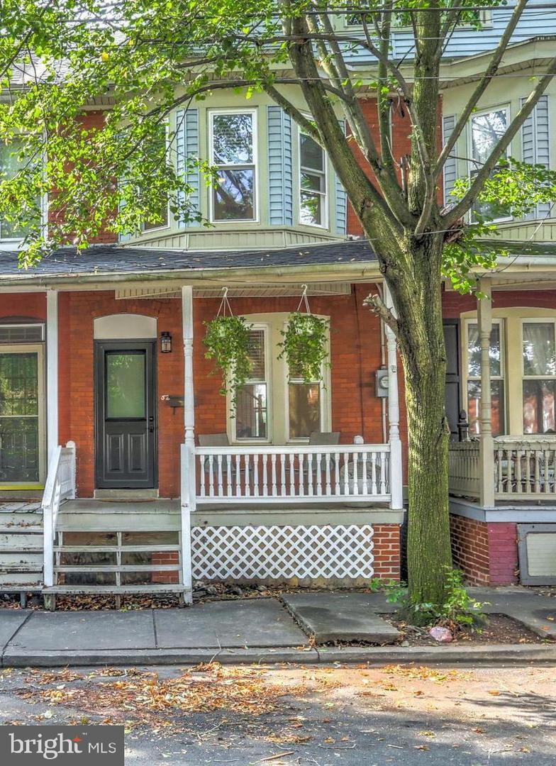 Property Photo: 52 E Center Street PA 17543