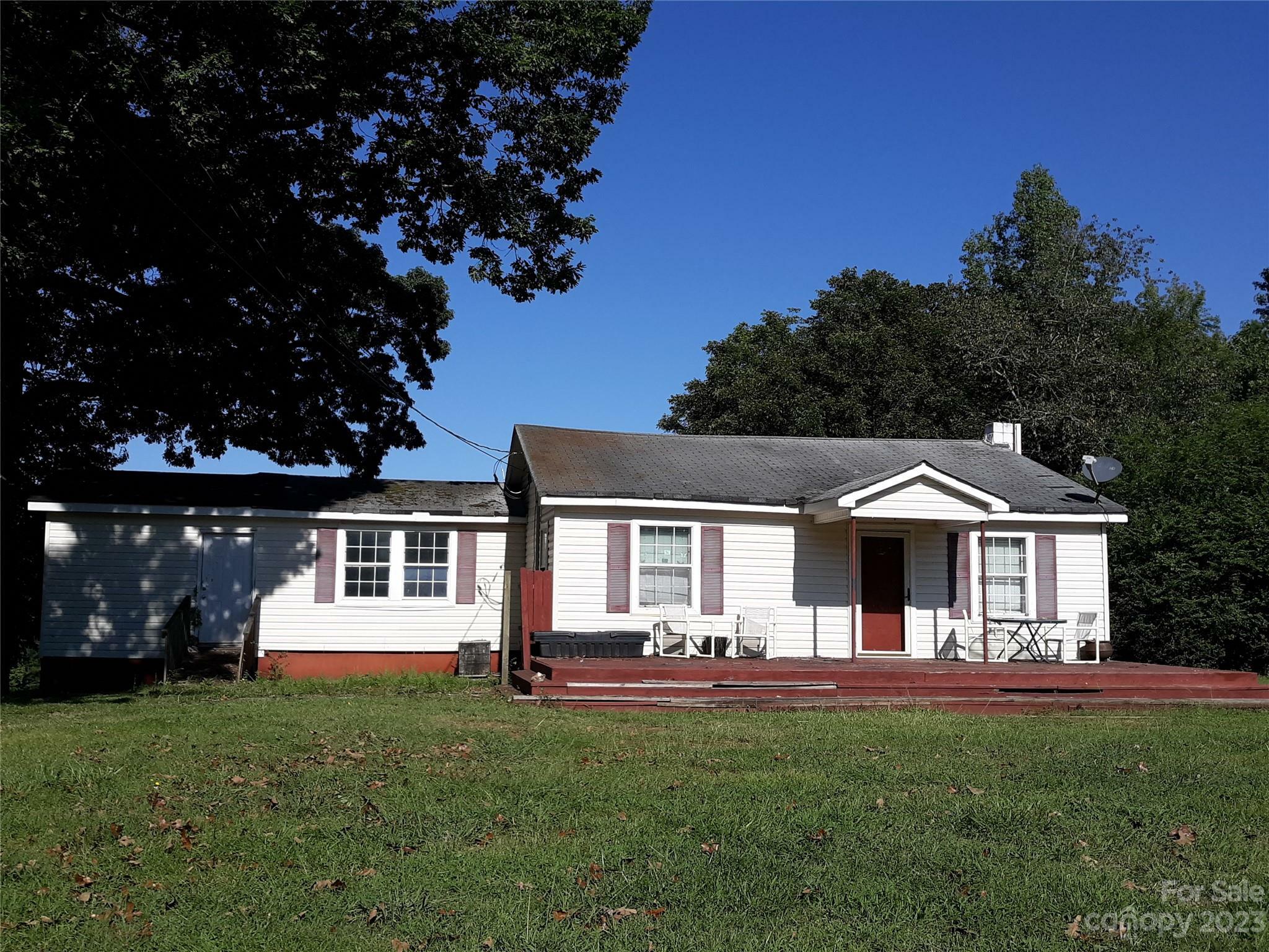 Property Photo: 10428 Garrison Road NC 28278